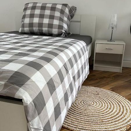 Schoenes Zimmer Im Zentrum - 3 パーダーボルン エクステリア 写真
